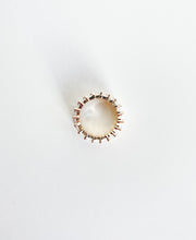 Cargar imagen en el visor de la galería, Daphne Ring (White)
