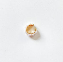 Cargar imagen en el visor de la galería, Ear Cuff (Pearl)
